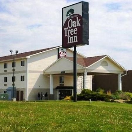 Travelodge By Wyndham Clinton Valley West Court Екстер'єр фото