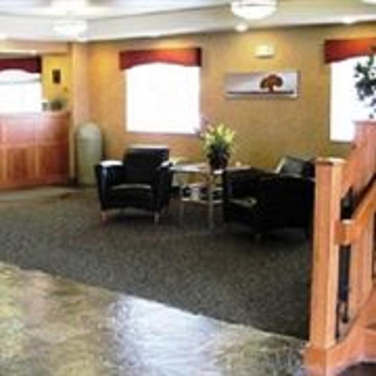 Travelodge By Wyndham Clinton Valley West Court Екстер'єр фото